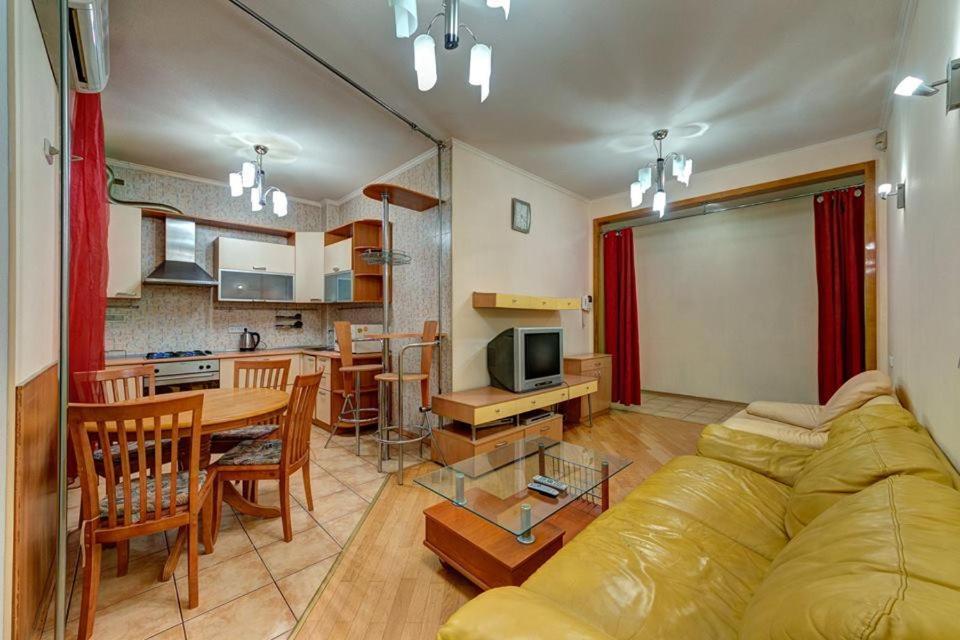 Apartments On Shota Rustaveli Kiev Dış mekan fotoğraf
